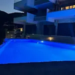 Katerina Luxurious Sea View Νικιάνα